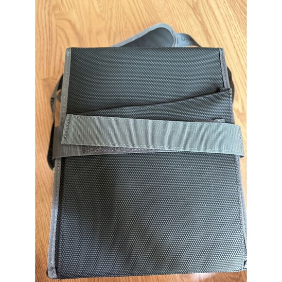 Benjamin Moore Black Sample Carrying Case - Picture 3 of 10